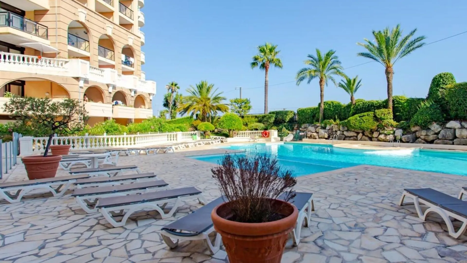 Azur Palm Furnished Flat Apartment Cannes