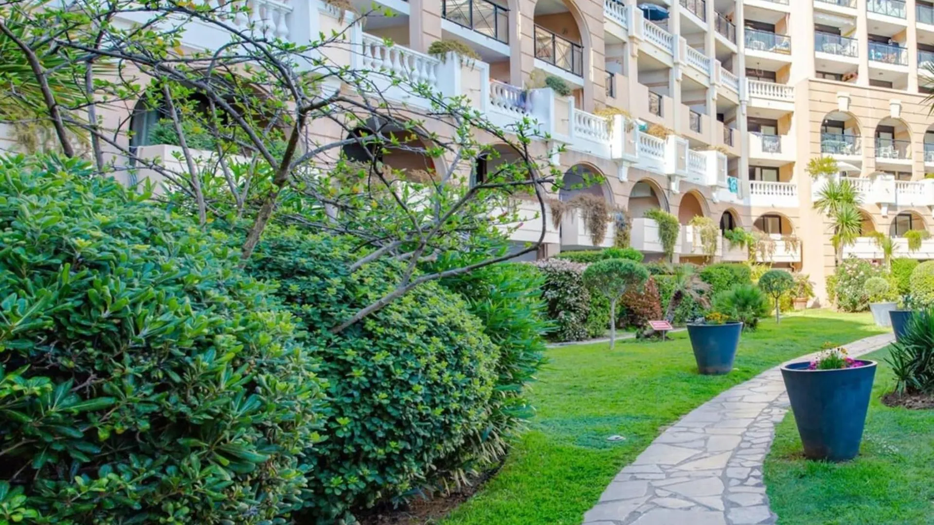 Azur Palm Furnished Flat Apartment Cannes